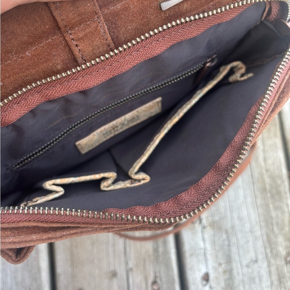 Matt & Nat Vegan Suede Vintage Collection Cross Body Bag - Picture 7 of 8